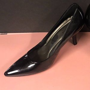 Black kitten heels by Comfort Plus by Predictions